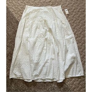 Old Navy Dropped Waist Eyelet Skirt - L - NWT!